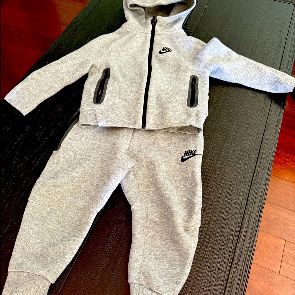 Nike Tech Fleece